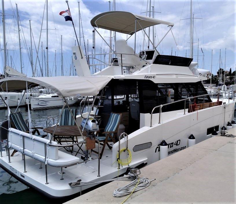 Book Futura 40 Grand Horizon Motor yacht for bareboat charter in Marina Mandalina, Sibenik, Šibenik region, Croatia with TripYacht!, picture 3