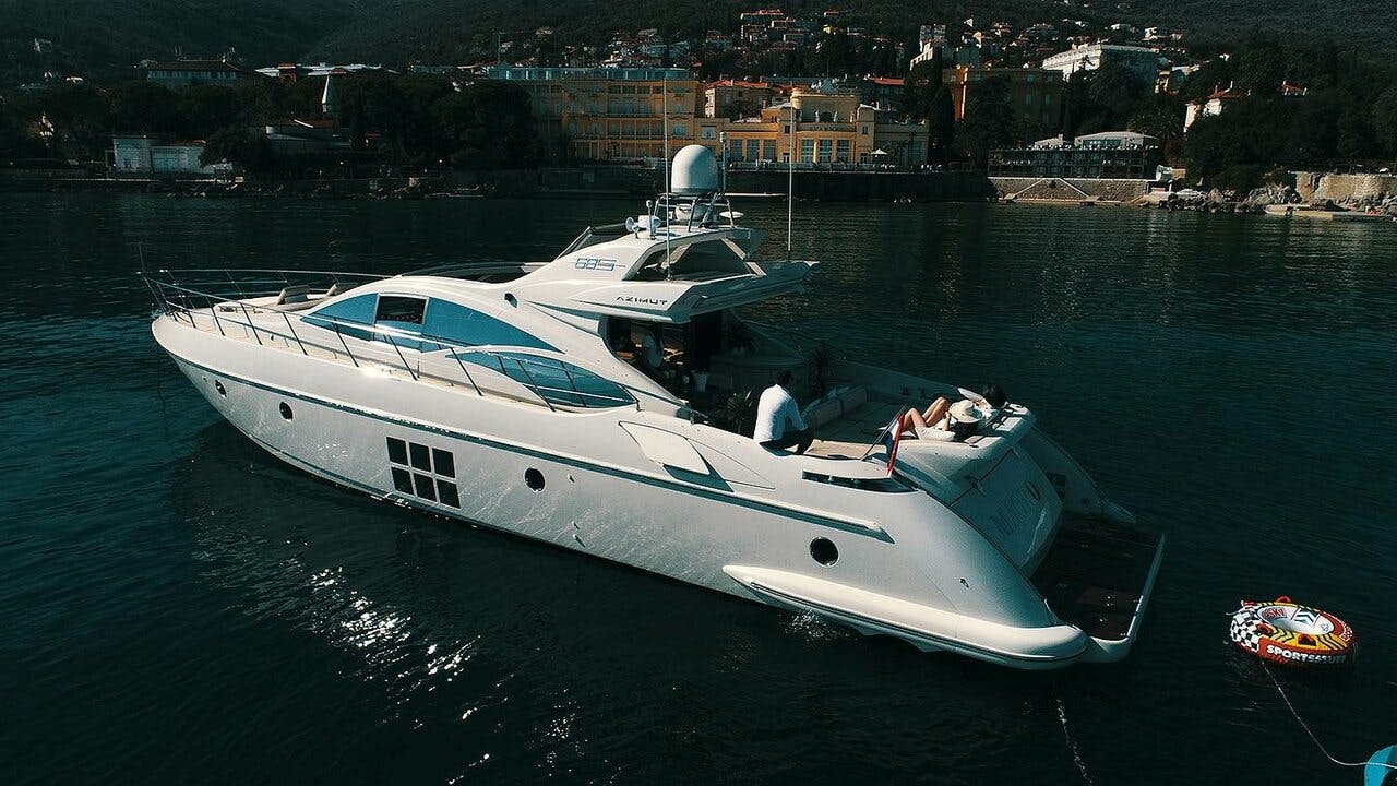 Book Azimut 68 - 3 + 1 cab. Luxury motor yacht for bareboat charter in ACI Marina Split, Split region, Croatia with TripYacht!, picture 7