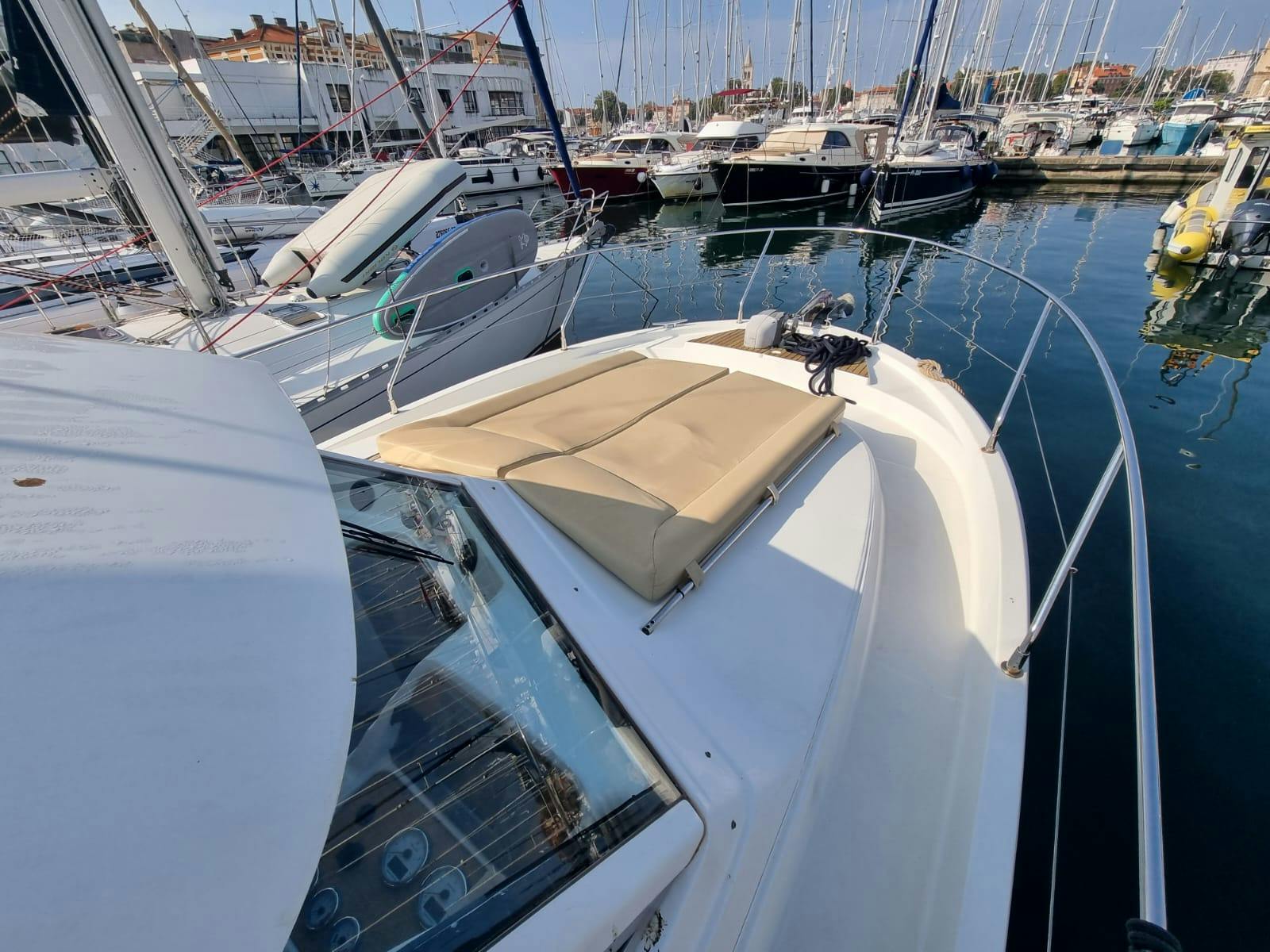 Book Antares 10,80 Fly Motor boat for bareboat charter in Marina Tankerkomerc, Zadar, Zadar region, Croatia with TripYacht!, picture 6