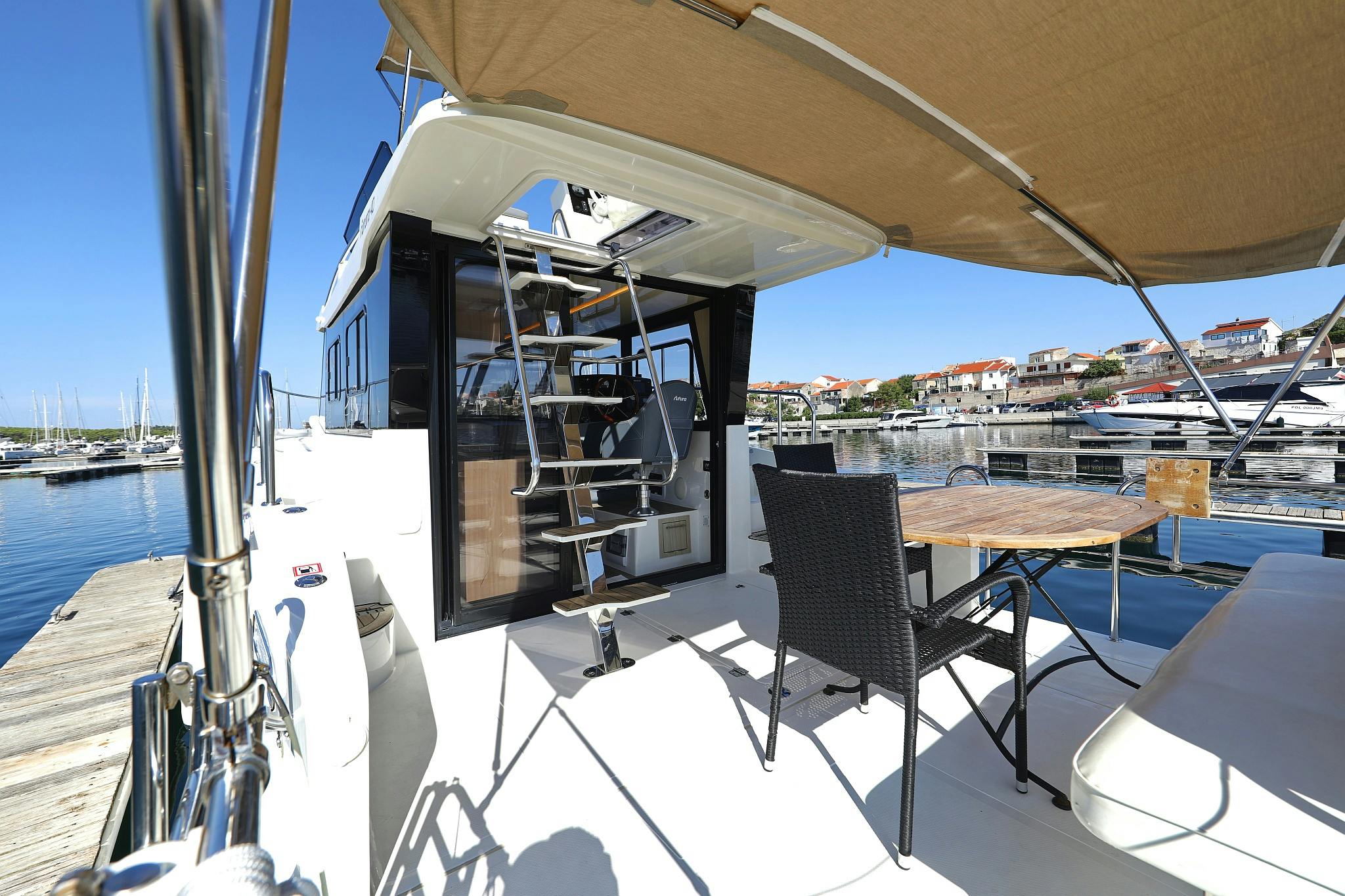 Book Futura 40 Grand Horizon Motor yacht for bareboat charter in Marina Mandalina, Sibenik, Šibenik region, Croatia with TripYacht!, picture 6
