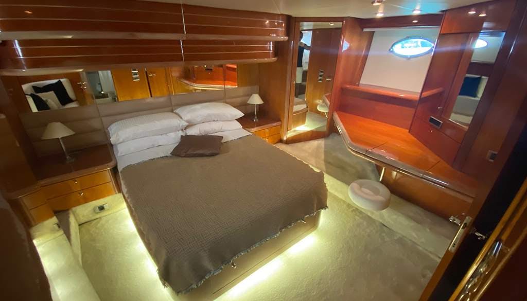 Book Sunseeker Manhattan 64 Motor yacht for bareboat charter in Dubai, Marina Yacht Club, Dubai, United Arab Emirates with TripYacht!, picture 11