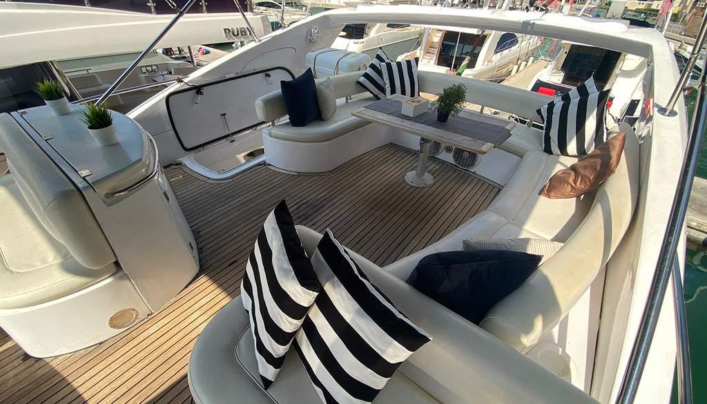 Book Sunseeker Manhattan 64 Motor yacht for bareboat charter in Dubai, Marina Yacht Club, Dubai, United Arab Emirates with TripYacht!, picture 4
