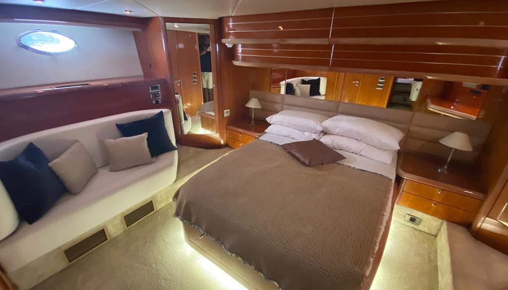 Book Sunseeker Manhattan 64 Motor yacht for bareboat charter in Dubai, Marina Yacht Club, Dubai, United Arab Emirates with TripYacht!, picture 12